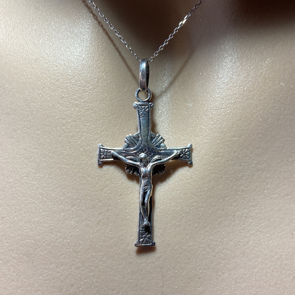 Sterling Silver .925 Cross Pendant - Picture 3 of 7
